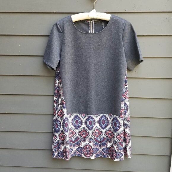 THML Gray Knit Medallion Print Mix it Up Midi Dress size Large - Picture 1 of 9